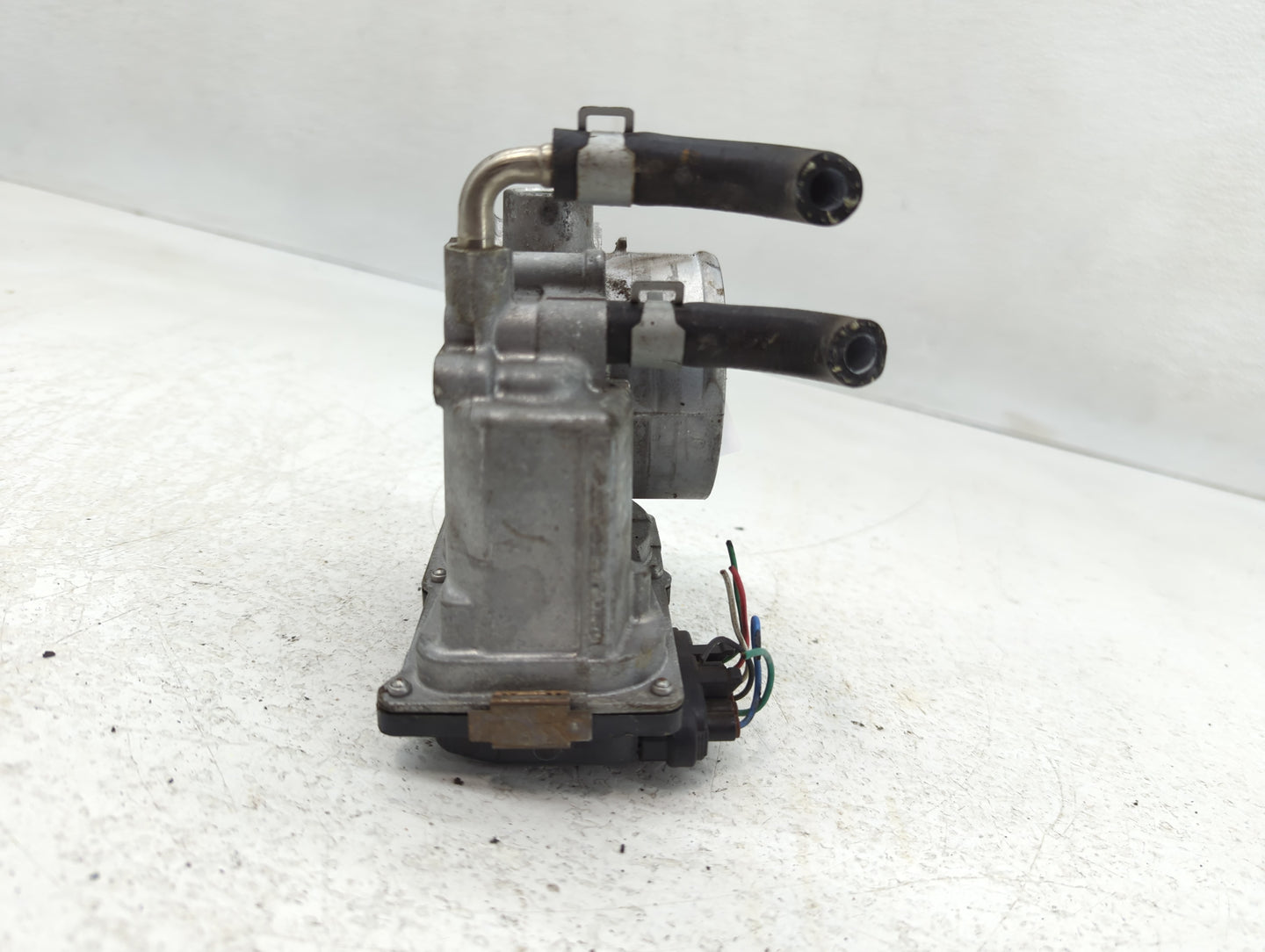 2014-2020 Nissan Rogue Throttle Body P/N:3TA60-01 C Fits Fits 2013 2014 2015 2016 2017 2018 2019 2020 OEM Used Auto Parts - 