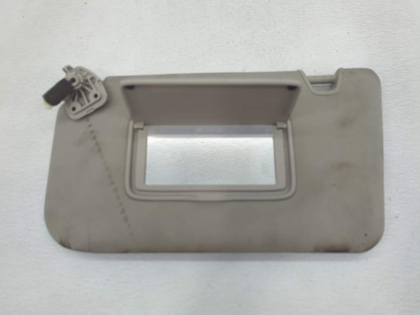 2018-2020 Nissan Rogue Sun Visor Shade Replacement Driver Left Mirror Fits Fits 2018 2019 2020 OEM Used Auto Parts - Oemused