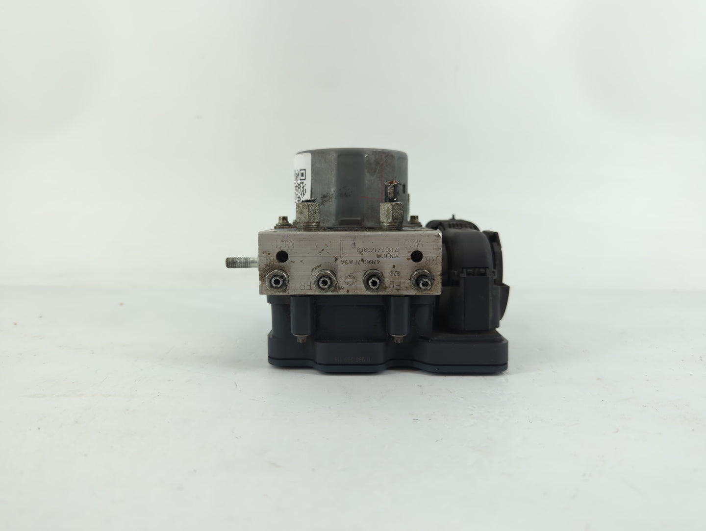 2018 Nissan Rogue ABS Pump Control Module Replacement P/N:47660 7FW2A Fits OEM Used Auto Parts - Oemusedautoparts1.com