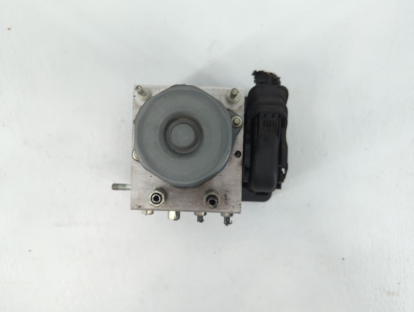 2018 Nissan Rogue ABS Pump Control Module Replacement P/N:47660 7FW2A Fits OEM Used Auto Parts - Oemusedautoparts1.com