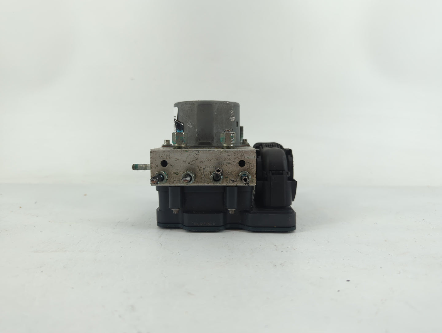 2018 Nissan Rogue ABS Pump Control Module Replacement P/N:47660 5HR1A Fits OEM Used Auto Parts - Oemusedautoparts1.com