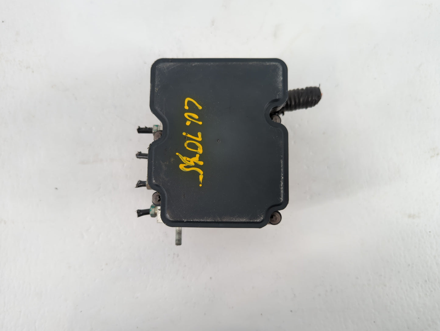 2018 Nissan Rogue ABS Pump Control Module Replacement P/N:47660 5HR1A Fits OEM Used Auto Parts - Oemusedautoparts1.com