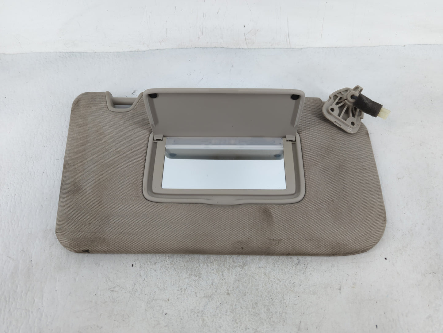 2018-2020 Nissan Rogue Sun Visor Shade Replacement Passenger Right Mirror Fits Fits 2018 2019 2020 OEM Used Auto Parts - Oem