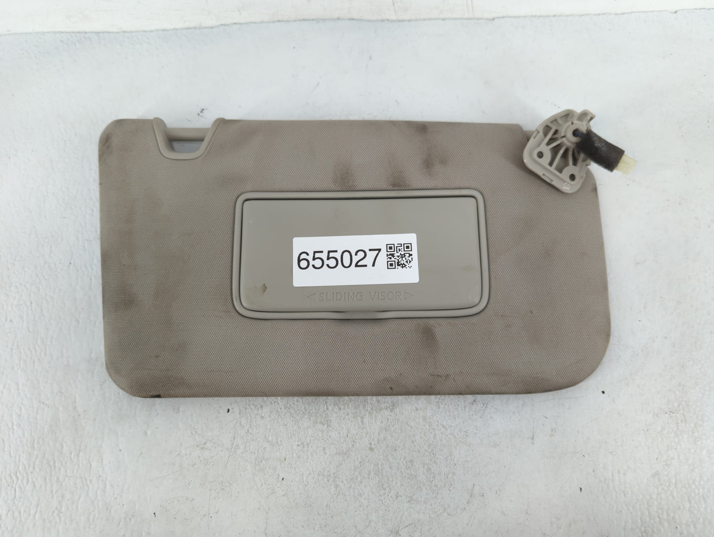 2018-2020 Nissan Rogue Sun Visor Shade Replacement Passenger Right Mirror Fits Fits 2018 2019 2020 OEM Used Auto Parts - Oem