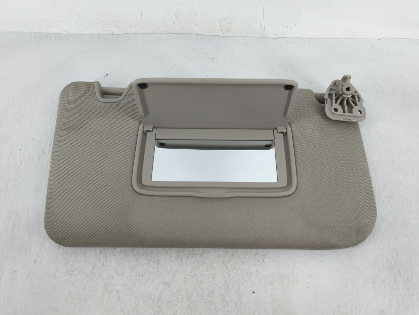 2018-2020 Nissan Rogue Sun Visor Shade Replacement Passenger Right Mirror Fits Fits 2018 2019 2020 OEM Used Auto Parts - Oem