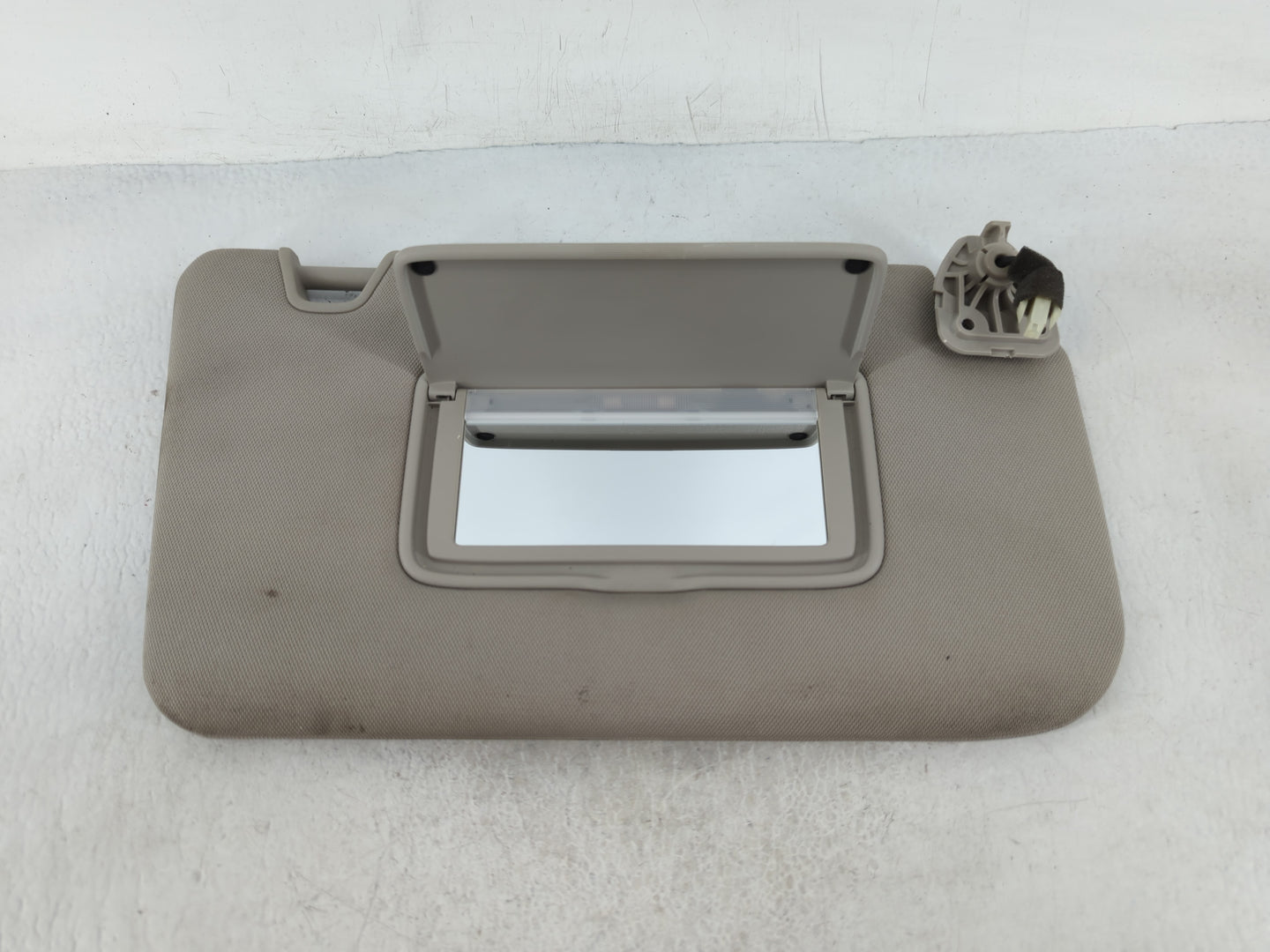 2018-2020 Nissan Rogue Sun Visor Shade Replacement Passenger Right Mirror Fits Fits 2018 2019 2020 OEM Used Auto Parts - Oem