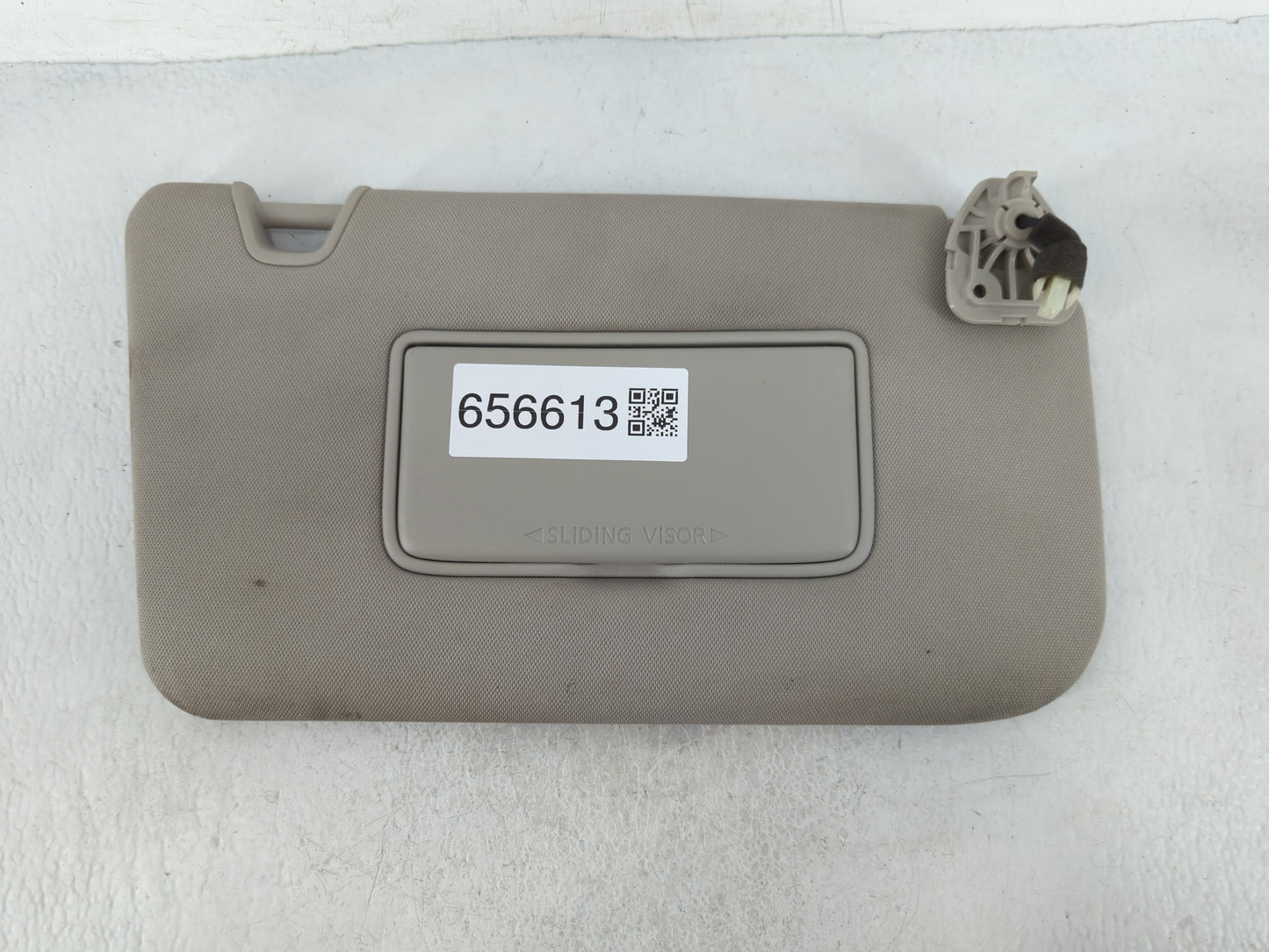 2018-2020 Nissan Rogue Sun Visor Shade Replacement Passenger Right Mirror Fits Fits 2018 2019 2020 OEM Used Auto Parts - Oem