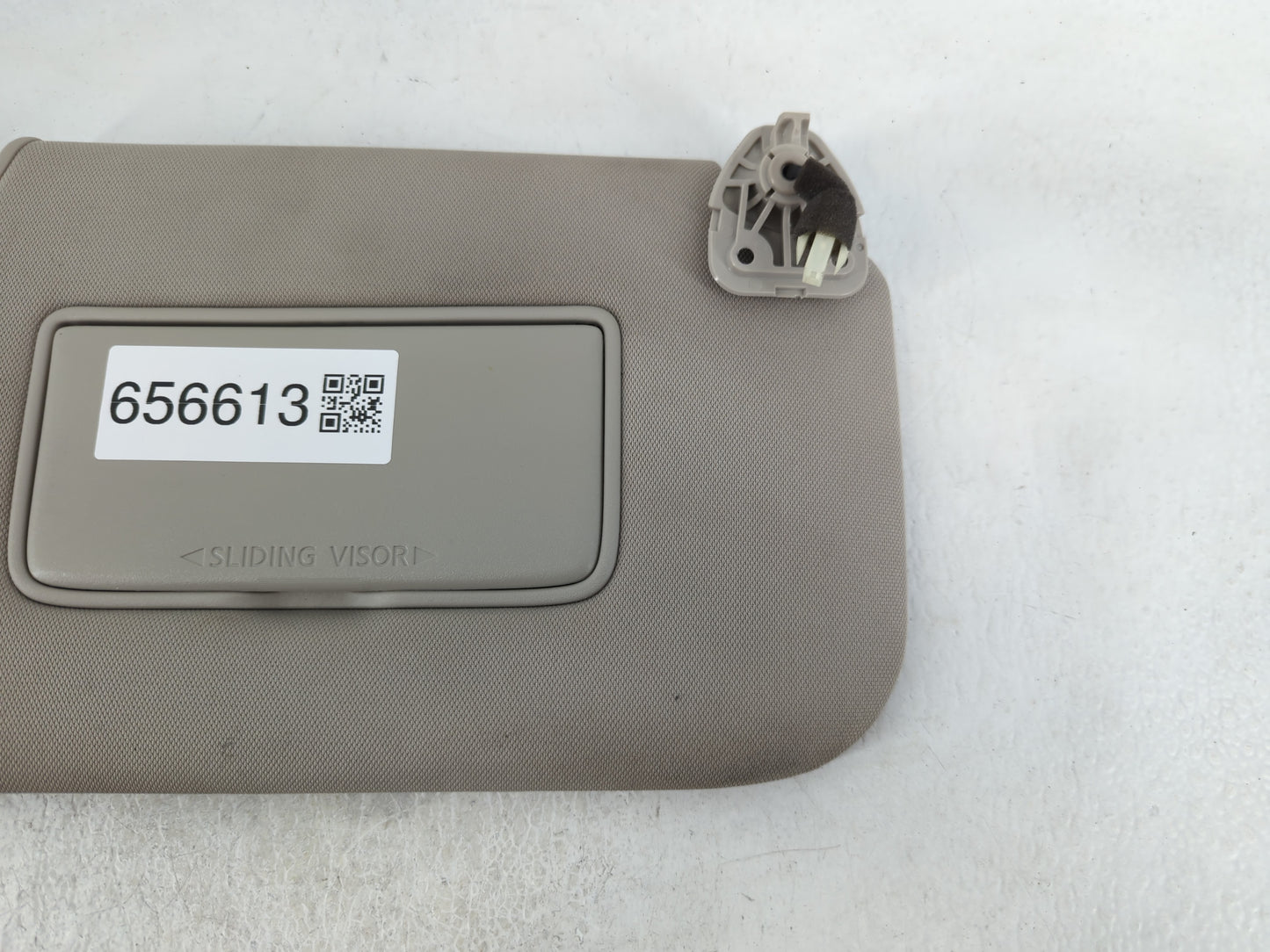 2018-2020 Nissan Rogue Sun Visor Shade Replacement Passenger Right Mirror Fits Fits 2018 2019 2020 OEM Used Auto Parts - Oem
