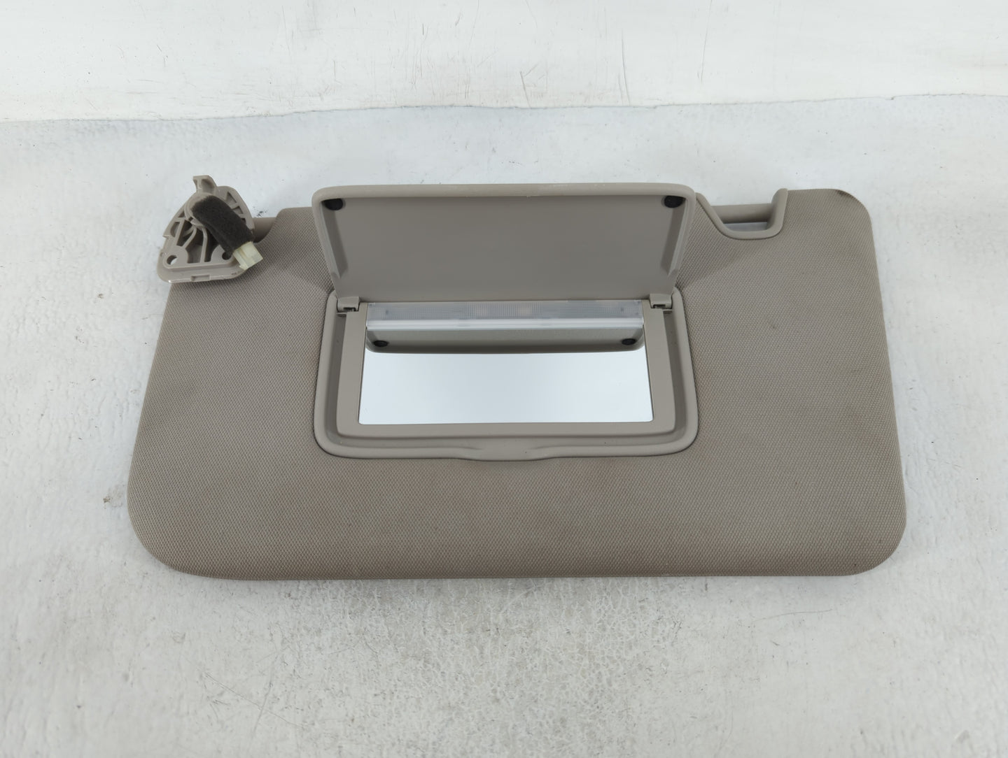 2018-2020 Nissan Rogue Sun Visor Shade Replacement Driver Left Mirror Fits Fits 2018 2019 2020 OEM Used Auto Parts - Oemused