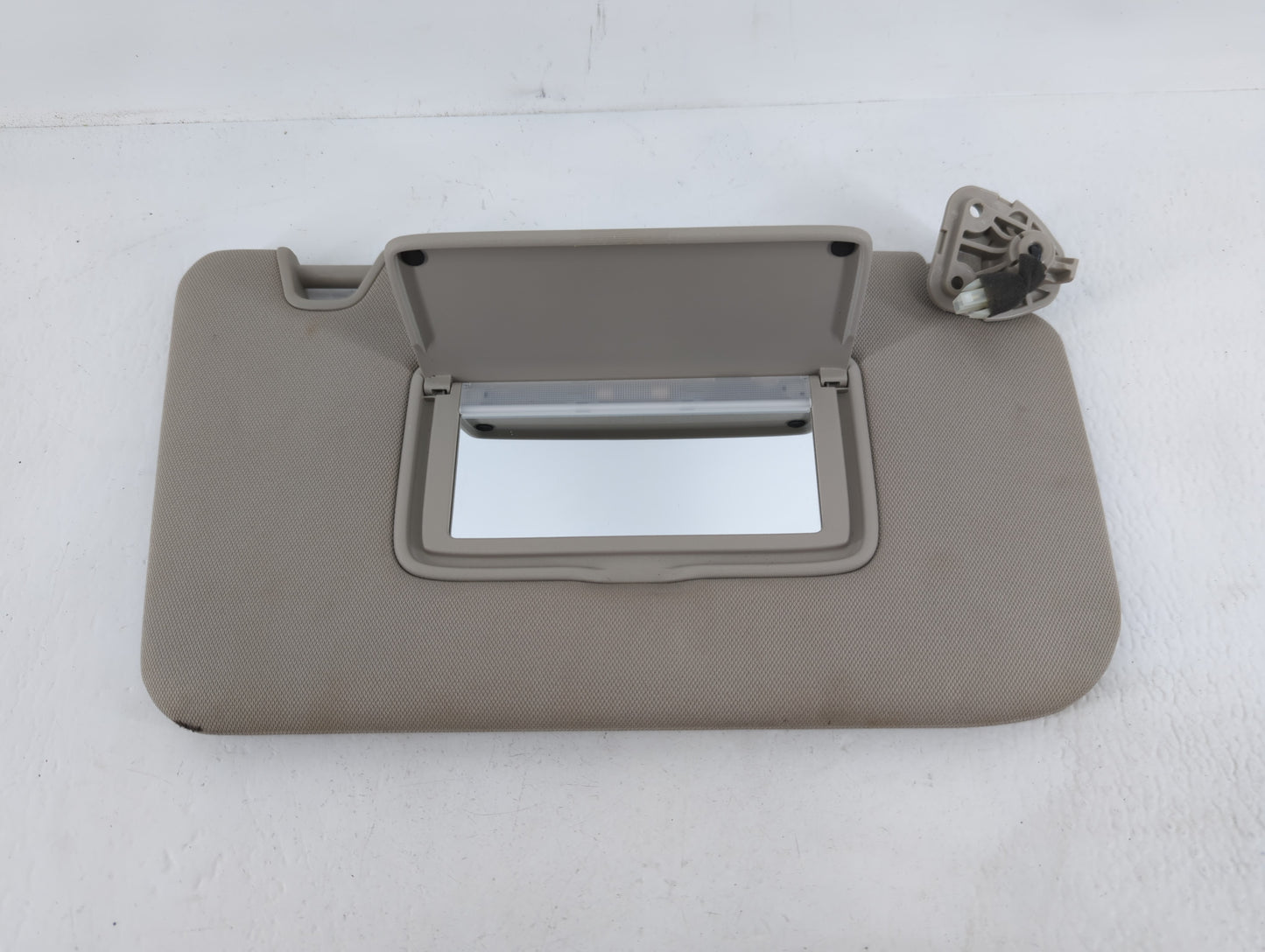 2018-2020 Nissan Rogue Sun Visor Shade Replacement Passenger Right Mirror Fits Fits 2018 2019 2020 OEM Used Auto Parts - Oem