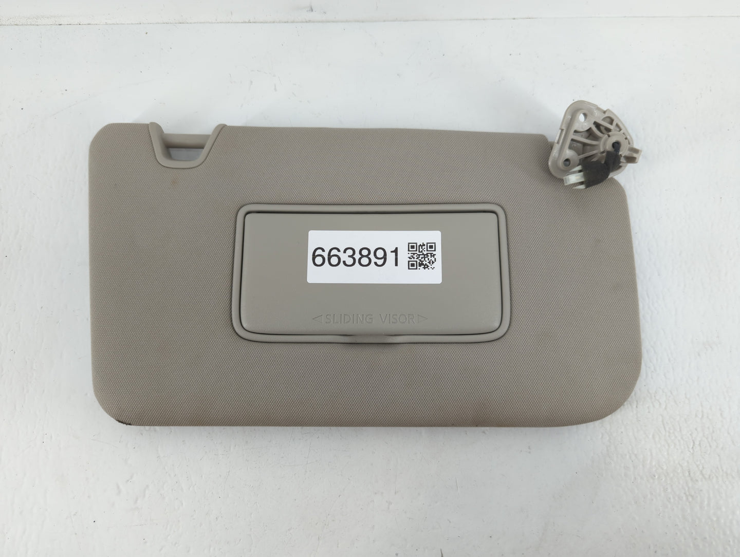 2018-2020 Nissan Rogue Sun Visor Shade Replacement Passenger Right Mirror Fits Fits 2018 2019 2020 OEM Used Auto Parts - Oem