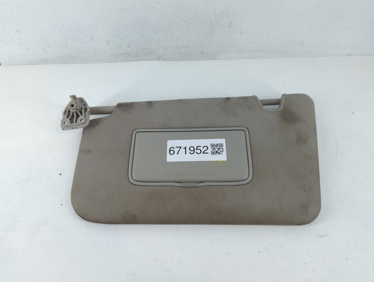 2018-2020 Nissan Rogue Sun Visor Shade Replacement Driver Left Mirror Fits Fits 2018 2019 2020 OEM Used Auto Parts - Oemused