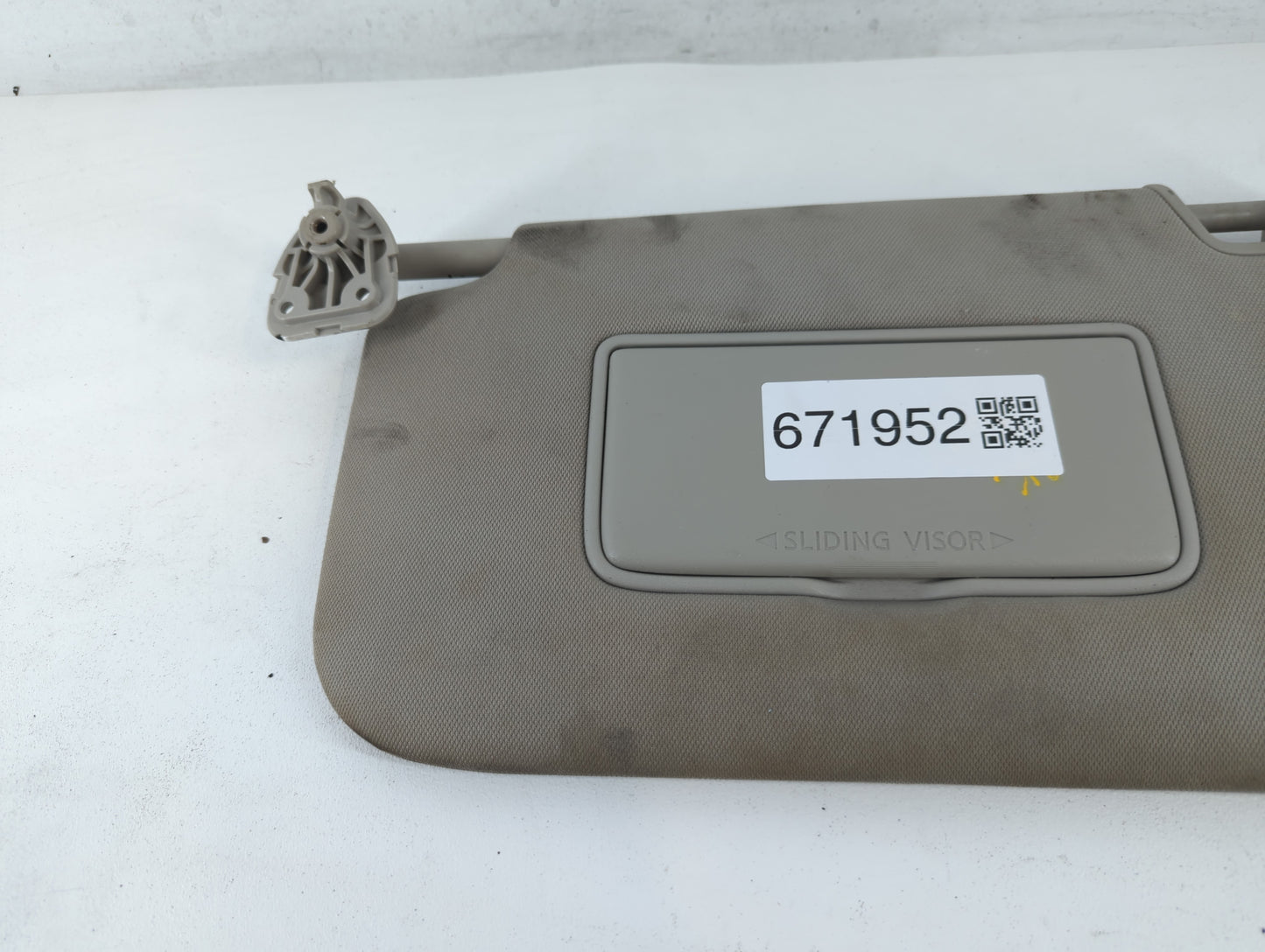 2018-2020 Nissan Rogue Sun Visor Shade Replacement Driver Left Mirror Fits Fits 2018 2019 2020 OEM Used Auto Parts - Oemused