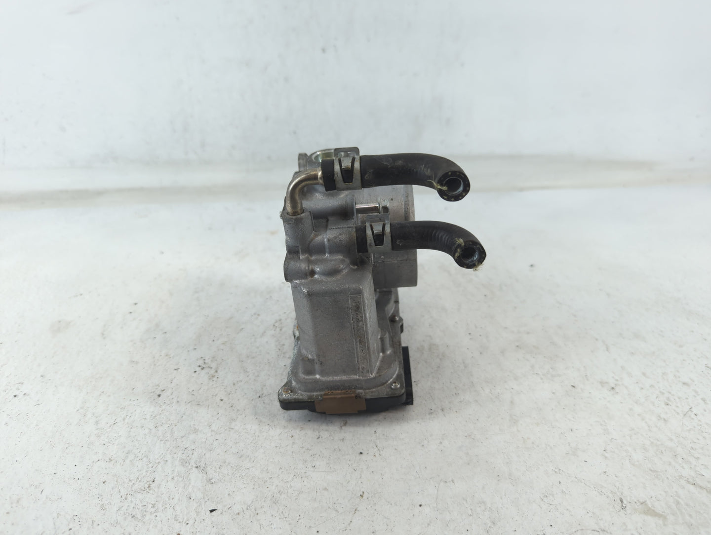 2014-2020 Nissan Rogue Throttle Body P/N:3TA60-01 C Fits Fits 2013 2014 2015 2016 2017 2018 2019 2020 OEM Used Auto Parts - 