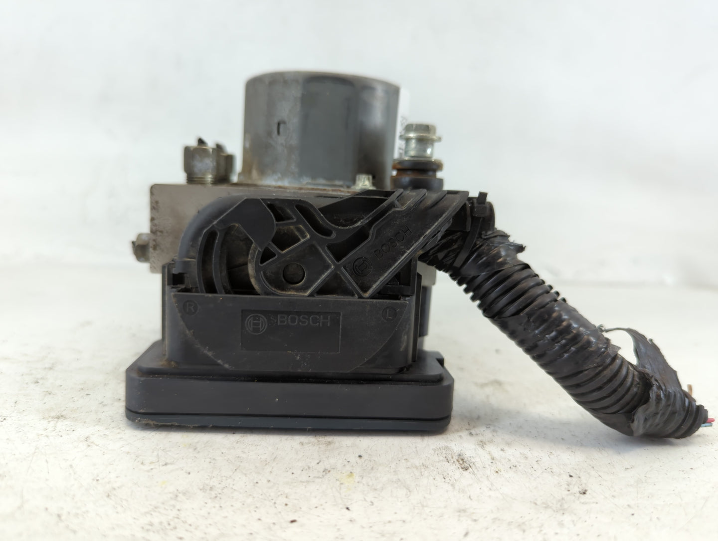2018 Nissan Rogue ABS Pump Control Module Replacement P/N:47660 7FW2A Fits OEM Used Auto Parts - Oemusedautoparts1.com
