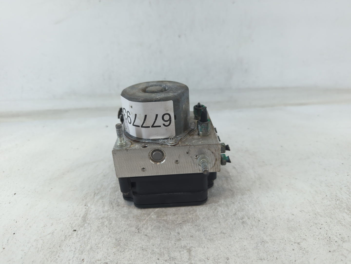 2018 Nissan Rogue ABS Pump Control Module Replacement P/N:269 909 47660-5HR4A Fits OEM Used Auto Parts - Oemusedautoparts1.c
