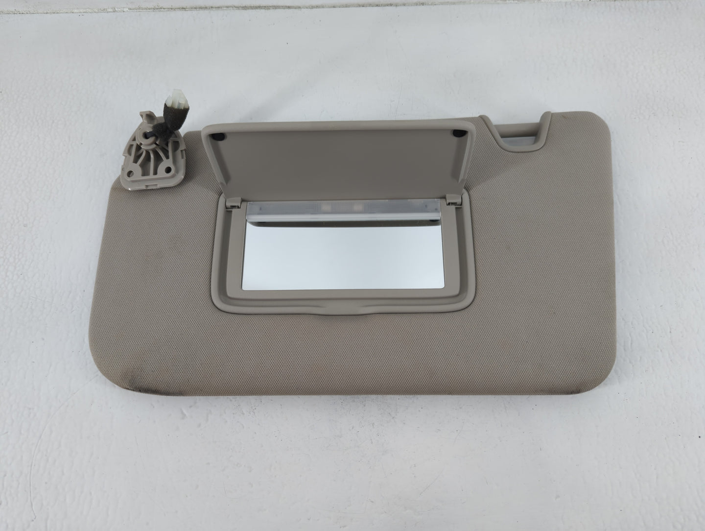 2018-2020 Nissan Rogue Sun Visor Shade Replacement Driver Left Mirror Fits Fits 2018 2019 2020 OEM Used Auto Parts - Oemused
