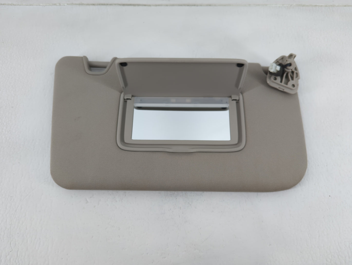 2018-2020 Nissan Rogue Sun Visor Shade Replacement Passenger Right Mirror Fits Fits 2018 2019 2020 OEM Used Auto Parts - Oem