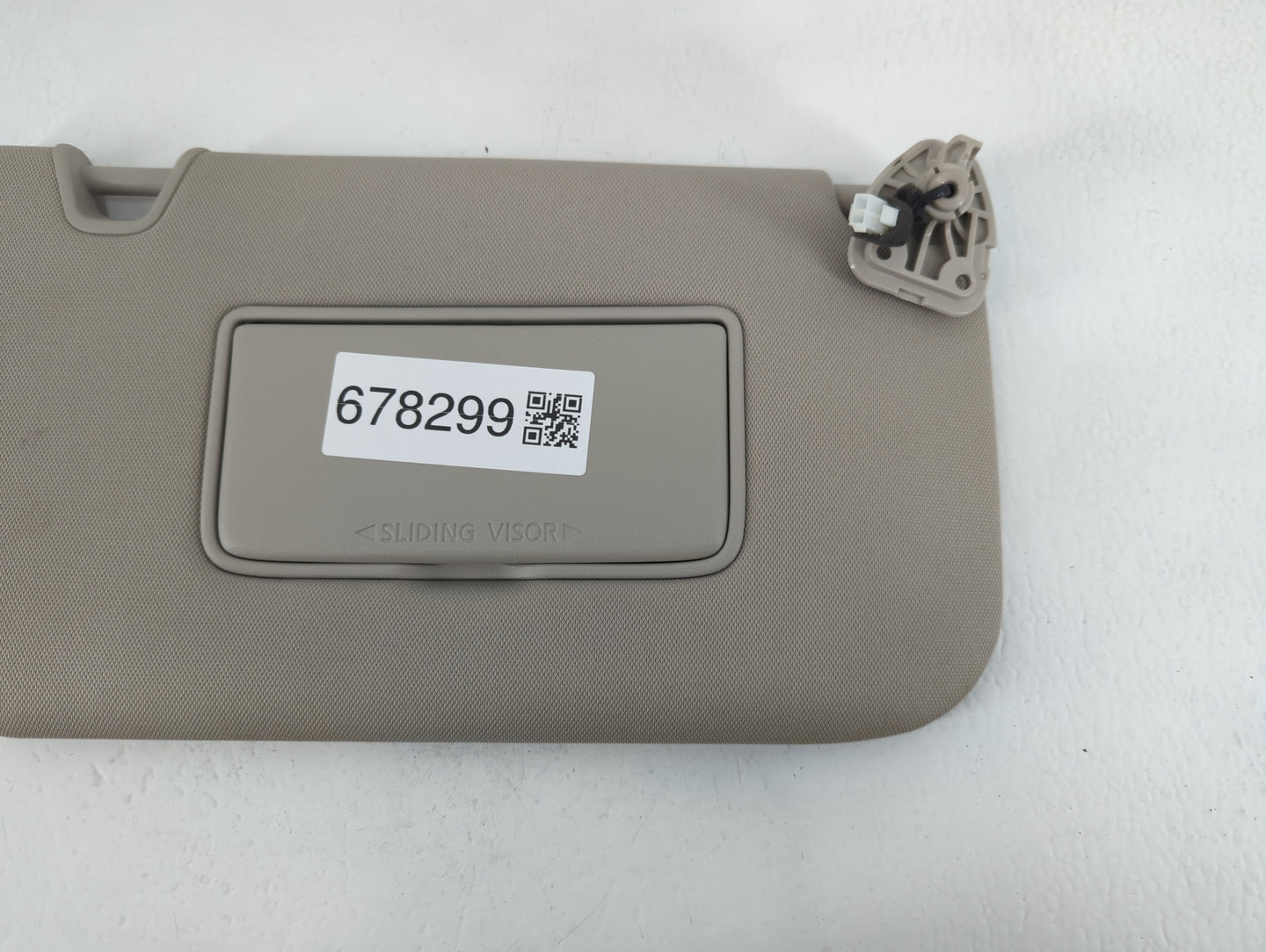 2018-2020 Nissan Rogue Sun Visor Shade Replacement Passenger Right Mirror Fits Fits 2018 2019 2020 OEM Used Auto Parts - Oem