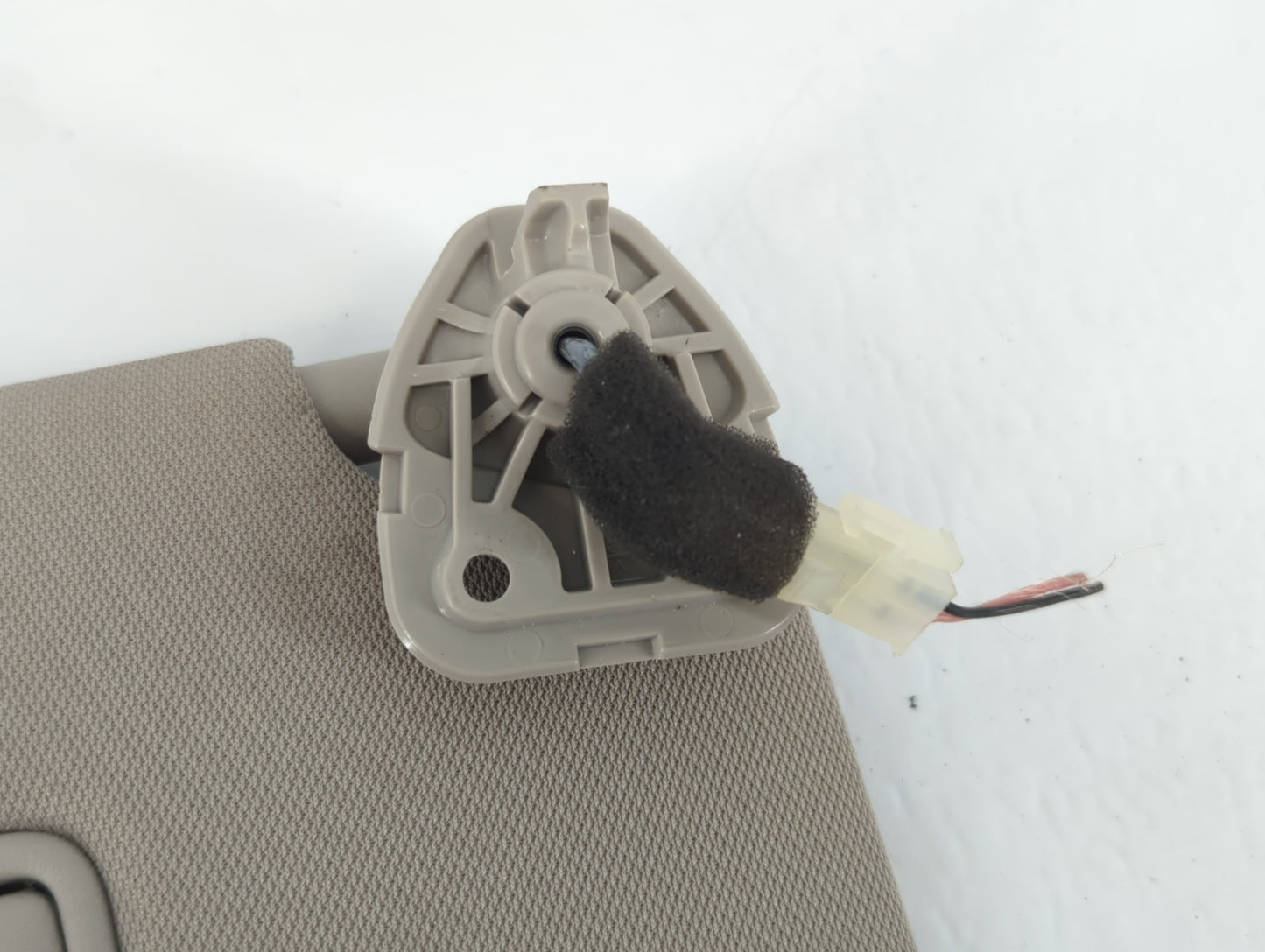 2018-2020 Nissan Rogue Sun Visor Shade Replacement Passenger Right Mirror Fits Fits 2018 2019 2020 OEM Used Auto Parts - Oem