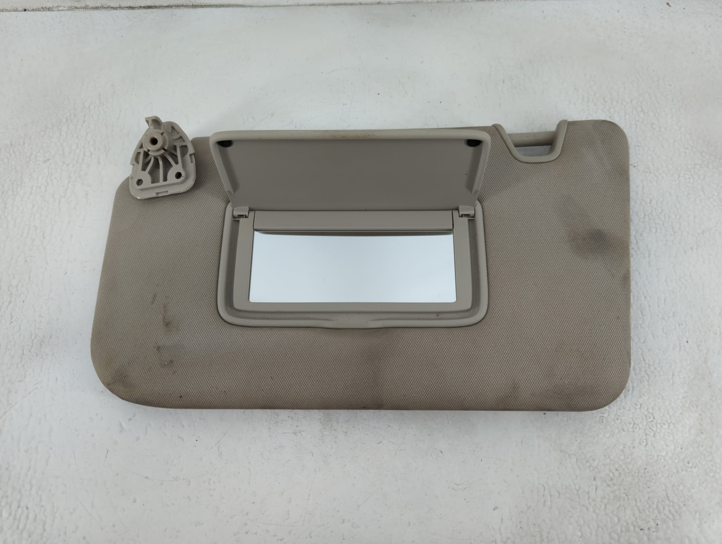2018-2020 Nissan Rogue Sun Visor Shade Replacement Driver Left Mirror Fits Fits 2018 2019 2020 OEM Used Auto Parts - Oemused