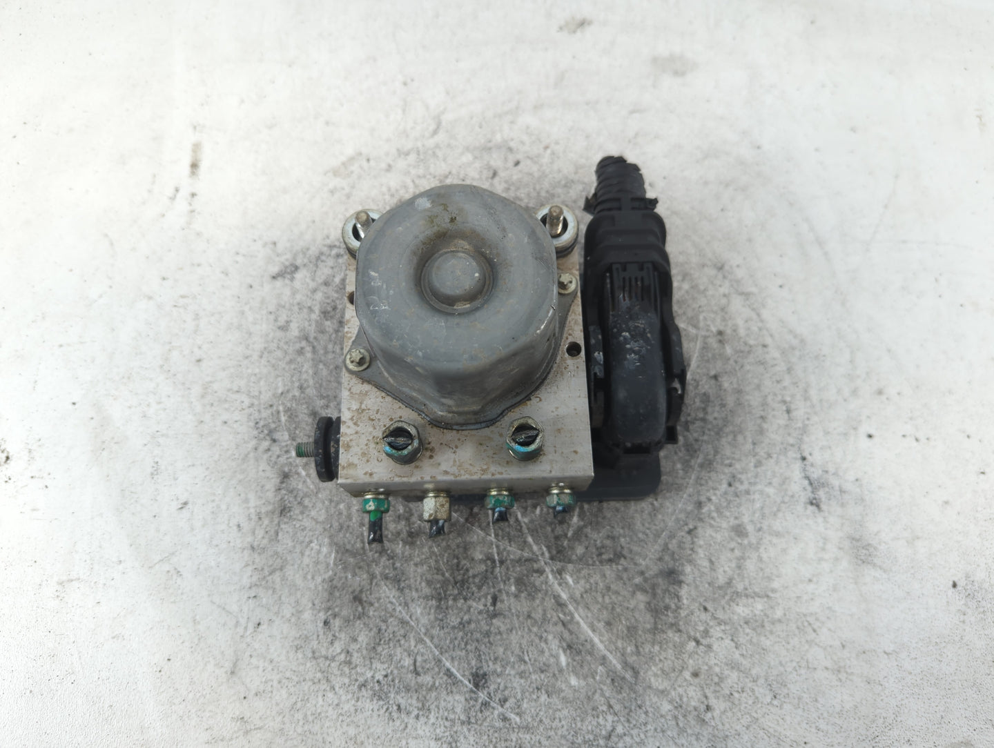 2018 Nissan Rogue ABS Pump Control Module Replacement P/N:47660 5HR1A Fits OEM Used Auto Parts - Oemusedautoparts1.com