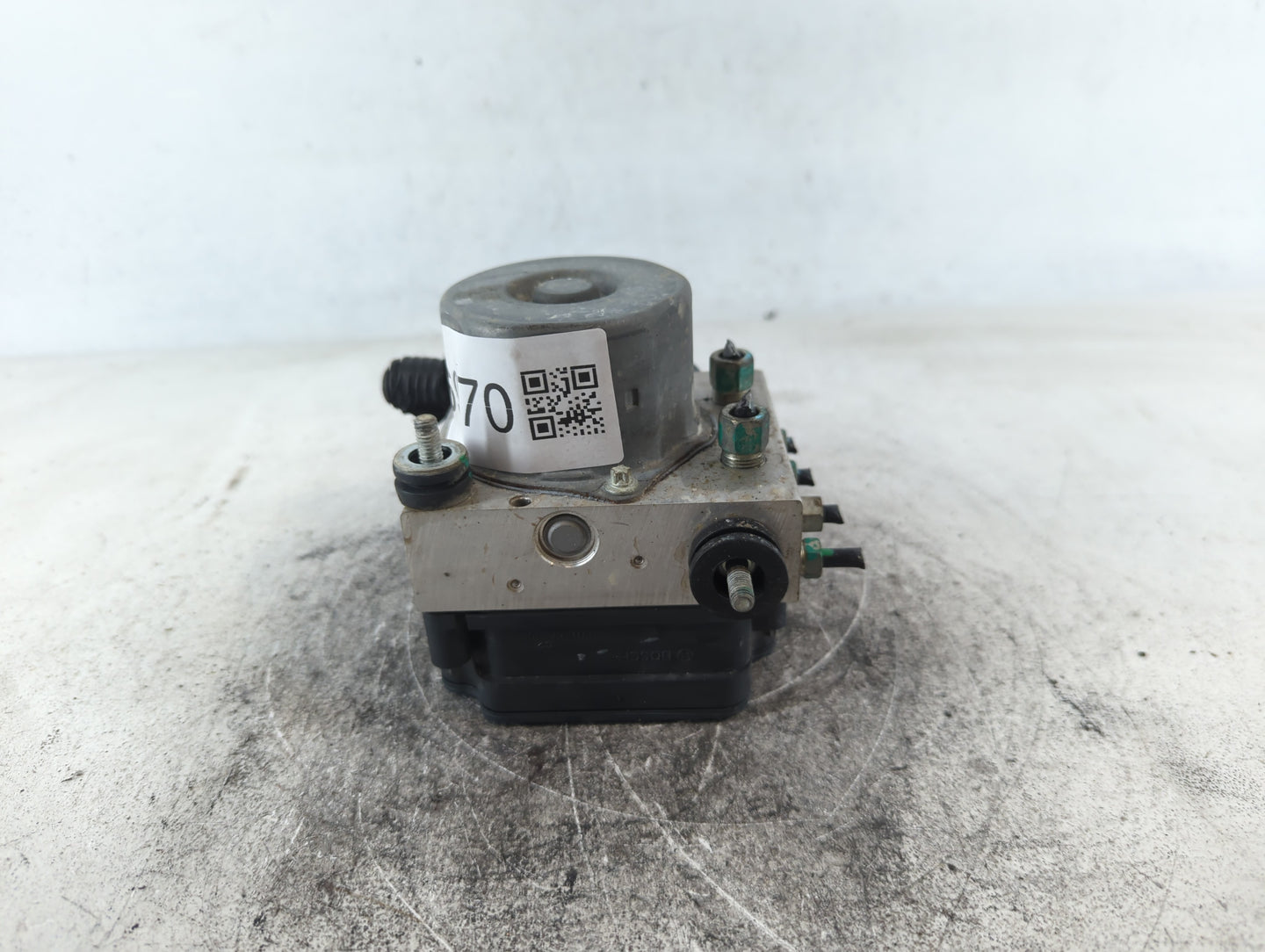 2018 Nissan Rogue ABS Pump Control Module Replacement P/N:47660 5HR1A Fits OEM Used Auto Parts - Oemusedautoparts1.com