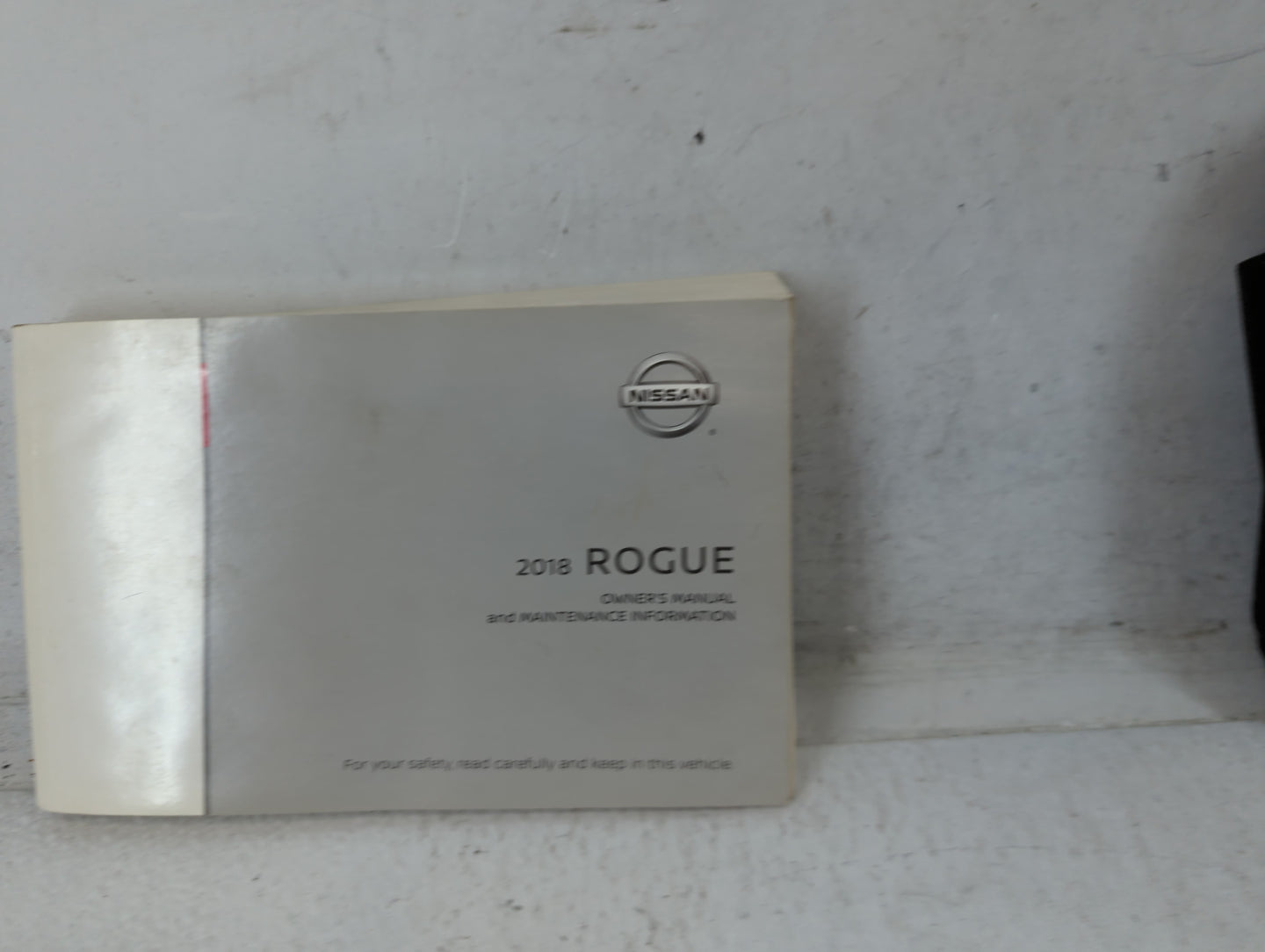 2018 Nissan Rogue Owners Manual Book Guide P/N:OM18EA 0T32U0 OEM Used Auto Parts - Oemusedautoparts1.com