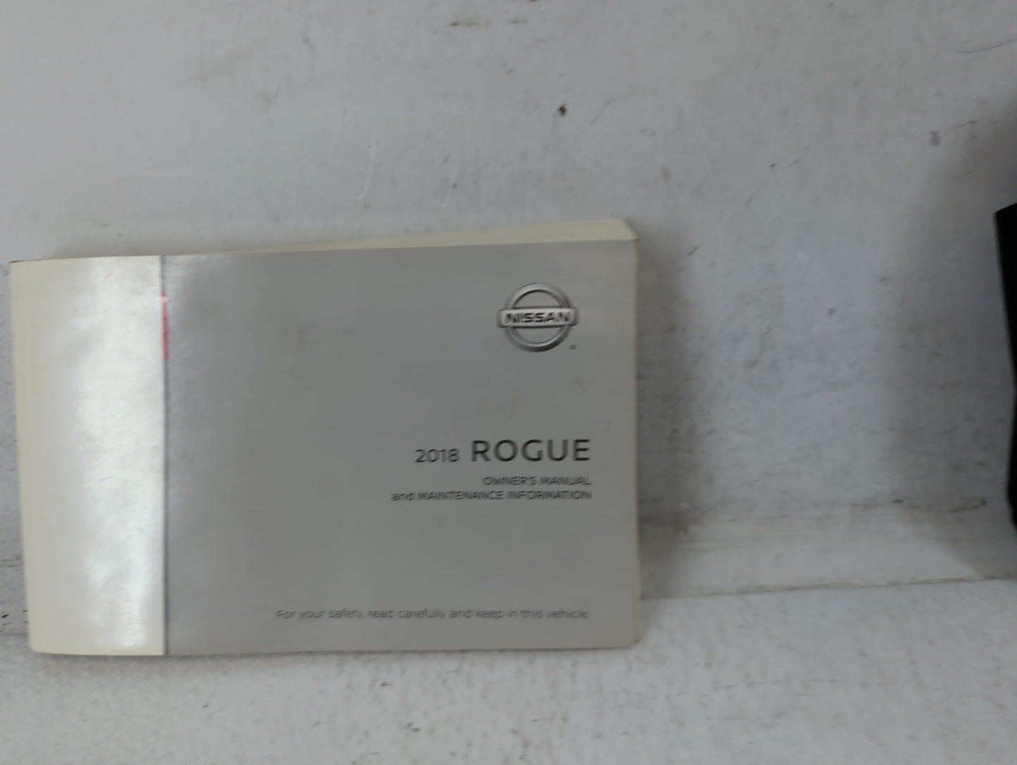 2018 Nissan Rogue Owners Manual Book Guide P/N:OM18EA 0T32U0 OEM Used Auto Parts - Oemusedautoparts1.com