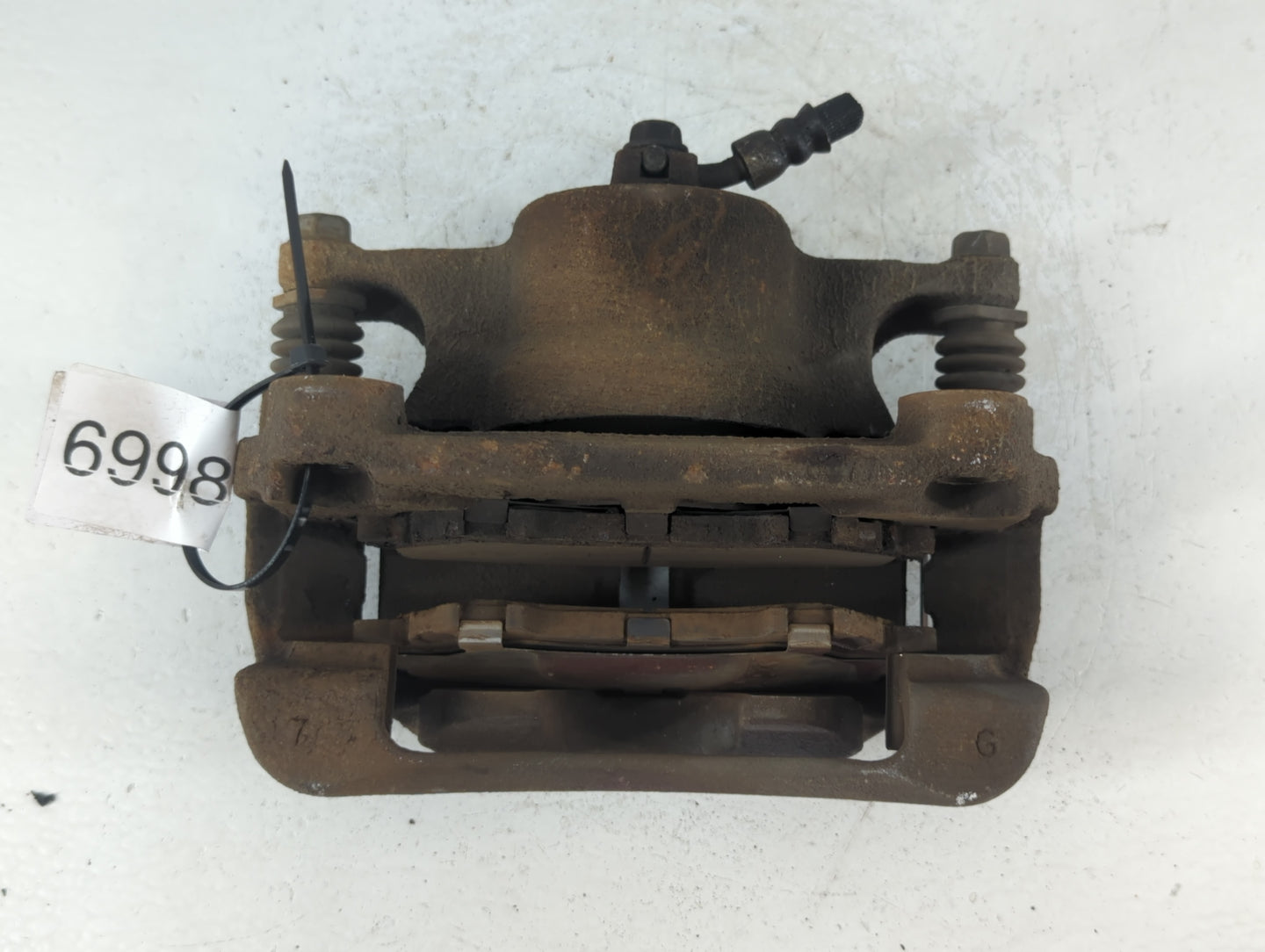 2016-2020 Nissan Rogue Front Passenger Right Brake Caliper - Oemusedautoparts1.com