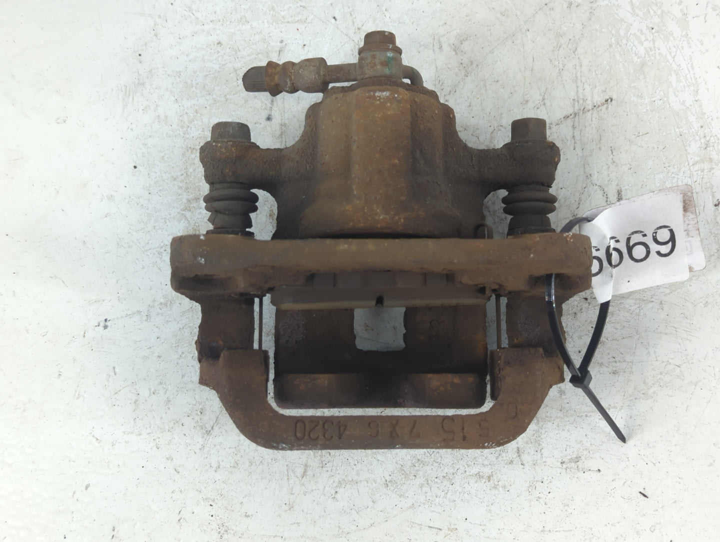 2016-2019 Nissan Rogue Front Passenger Right Brake Caliper - Oemusedautoparts1.com