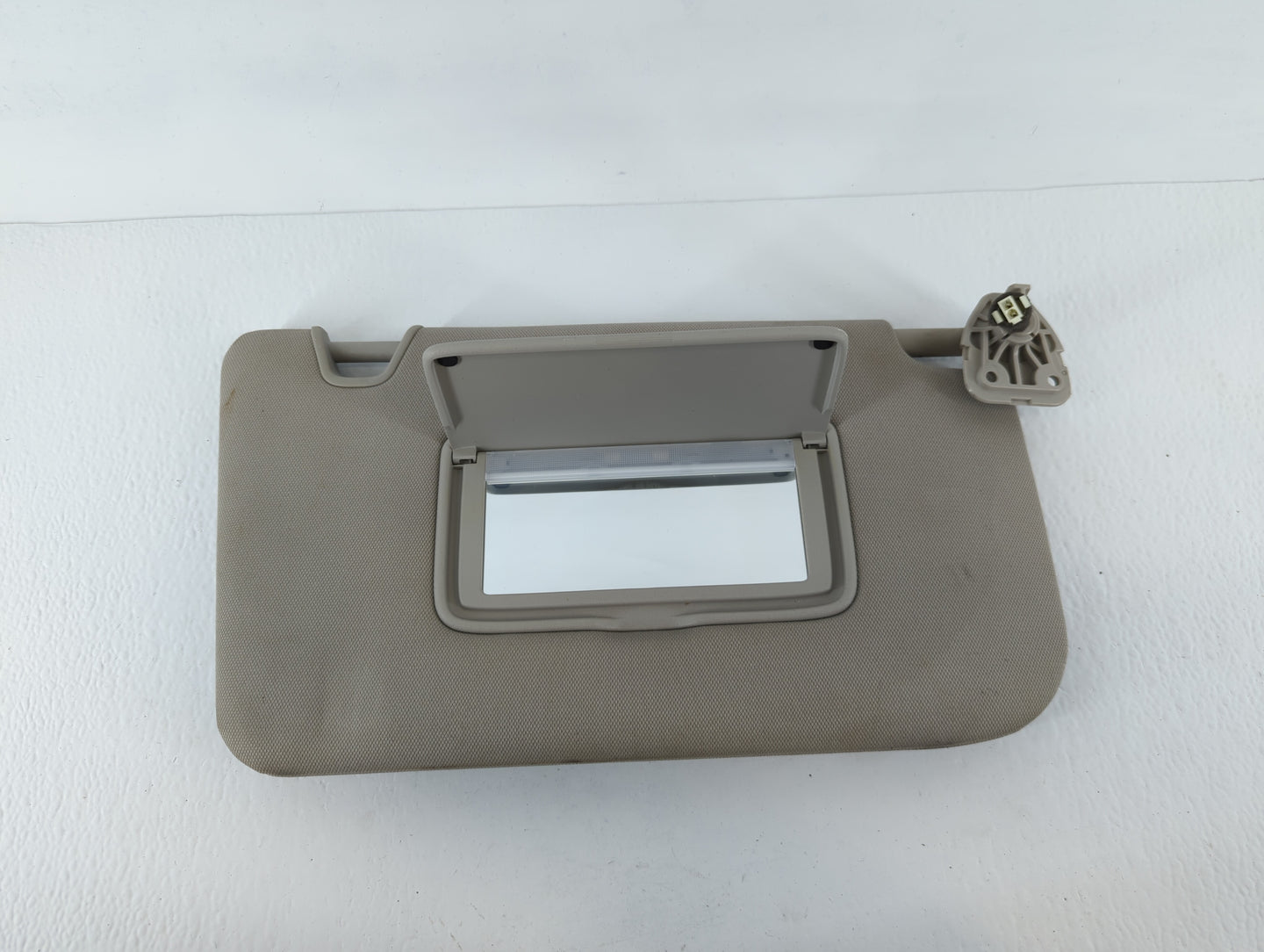 2018-2020 Nissan Rogue Sun Visor Shade Replacement Passenger Right Mirror Fits Fits 2018 2019 2020 OEM Used Auto Parts - Oem