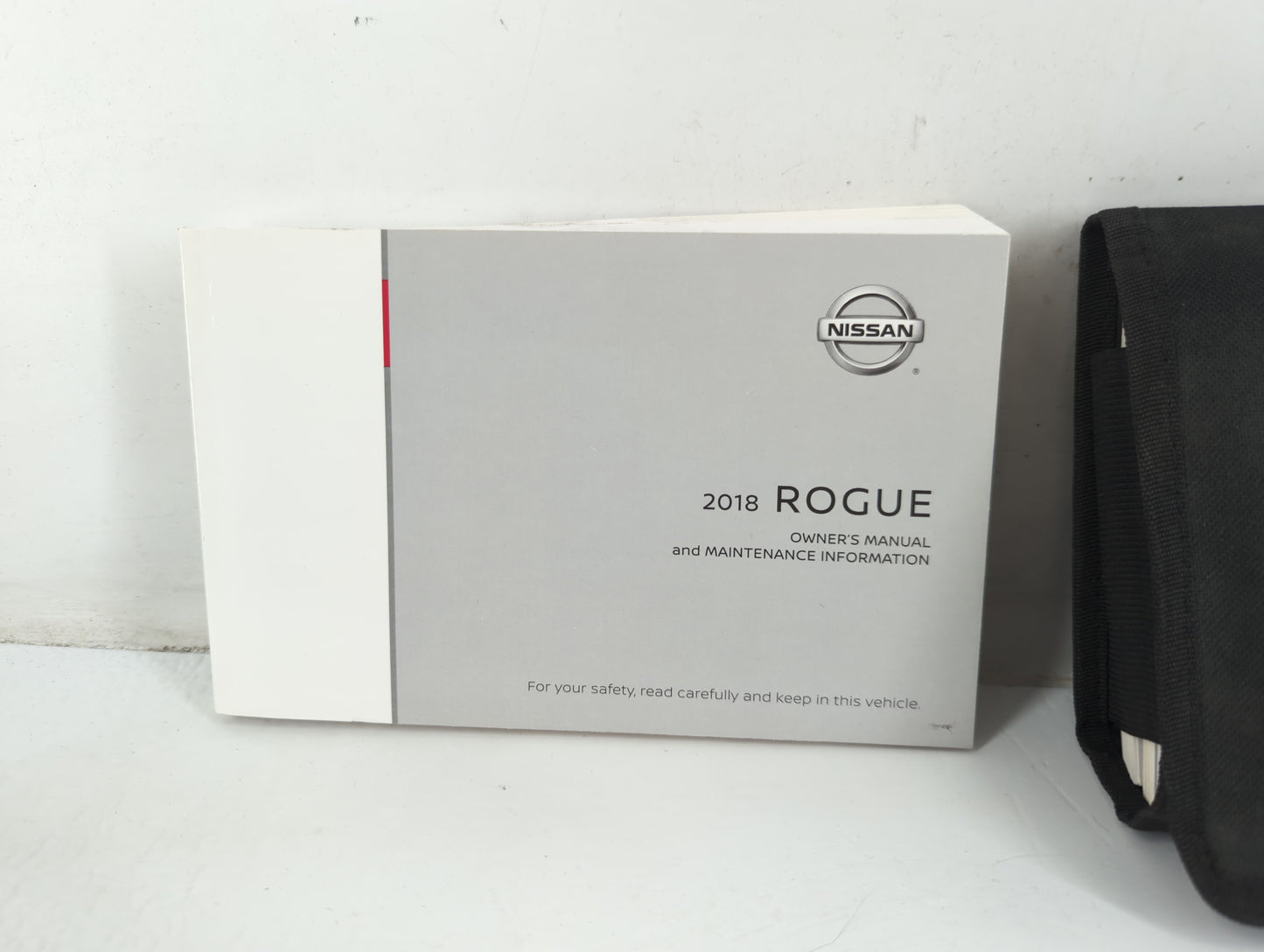 2018 Nissan Rogue Owners Manual Book Guide P/N:OM18EA 0T32U1 OEM Used Auto Parts - Oemusedautoparts1.com