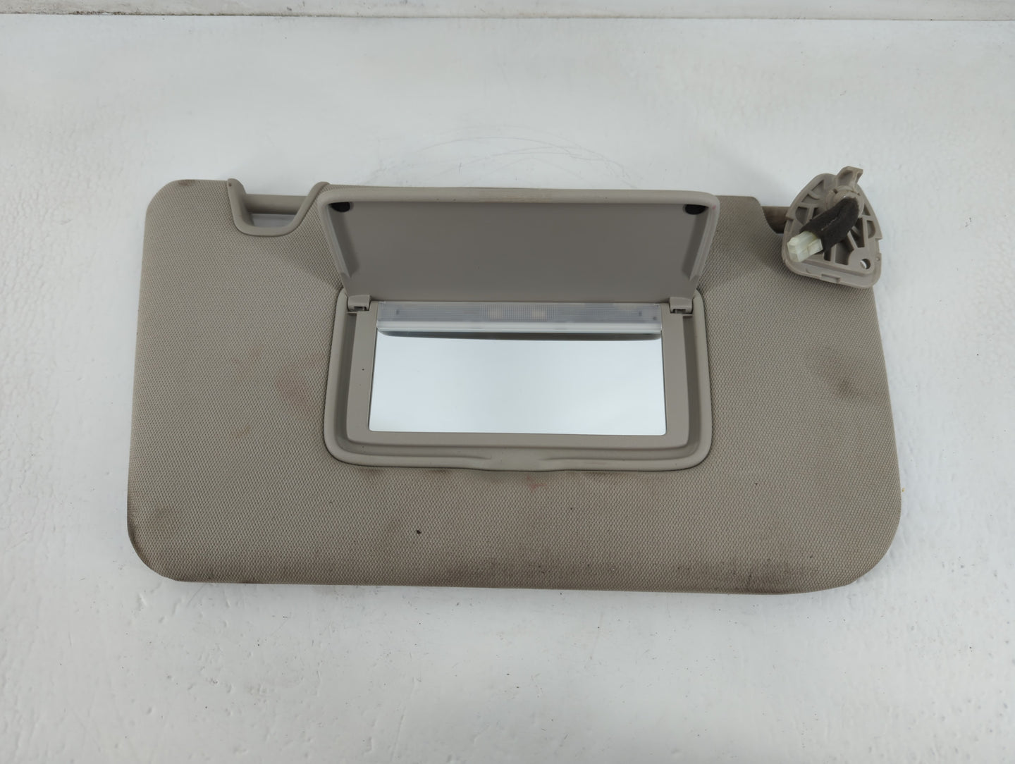2018-2020 Nissan Rogue Sun Visor Shade Replacement Passenger Right Mirror Fits Fits 2018 2019 2020 OEM Used Auto Parts - Oem