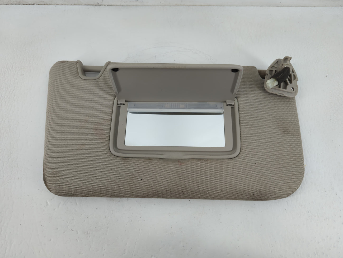 2018-2020 Nissan Rogue Sun Visor Shade Replacement Passenger Right Mirror Fits Fits 2018 2019 2020 OEM Used Auto Parts - Oem