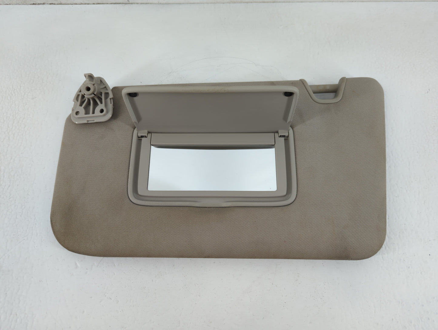 2018-2020 Nissan Rogue Sun Visor Shade Replacement Driver Left Mirror Fits Fits 2018 2019 2020 OEM Used Auto Parts - Oemused