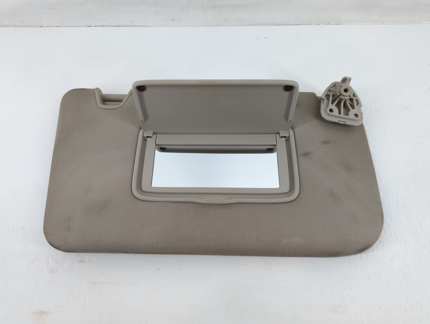 2018-2020 Nissan Rogue Sun Visor Shade Replacement Passenger Right Mirror Fits Fits 2018 2019 2020 OEM Used Auto Parts - Oem