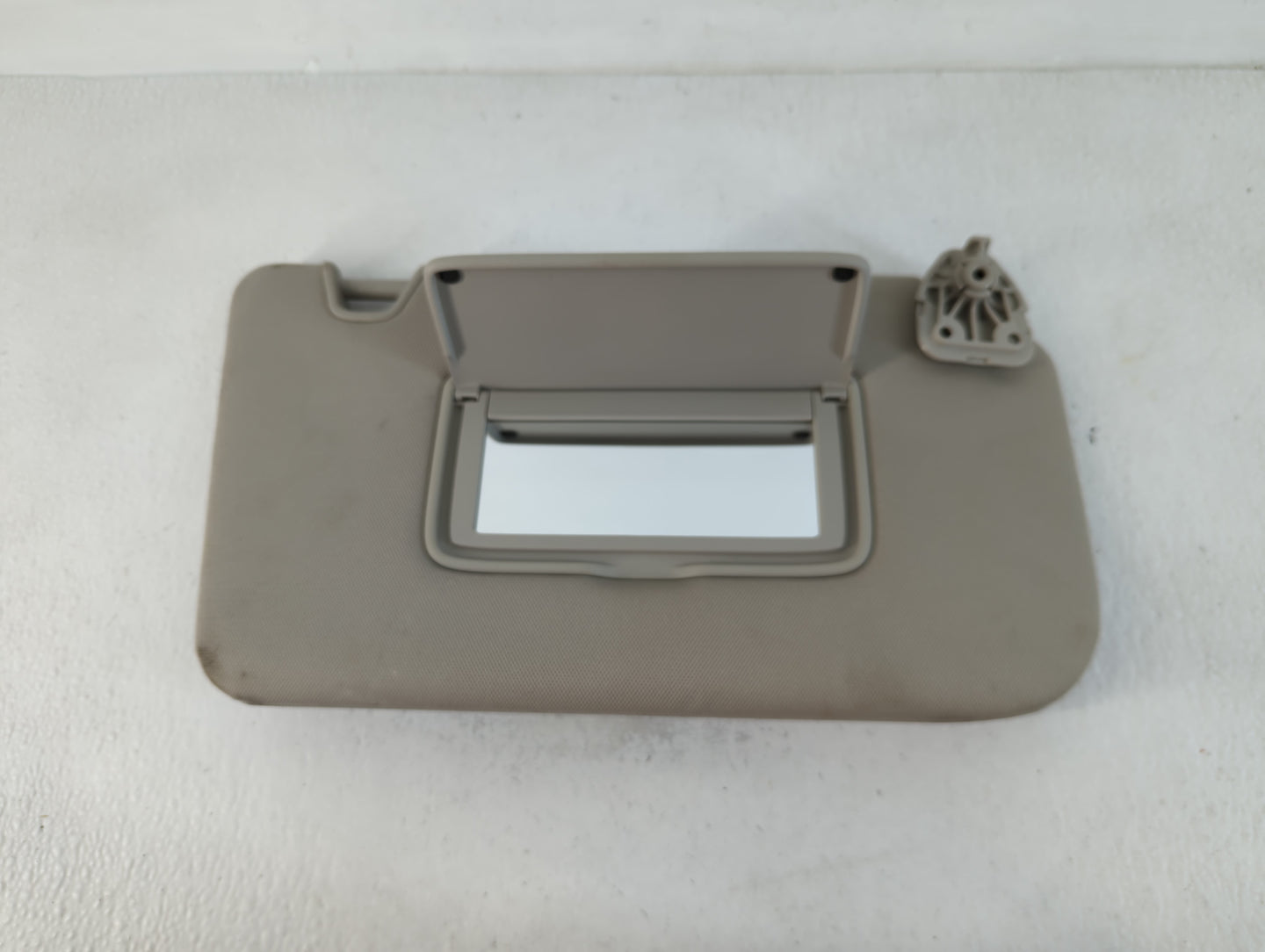 2018 Nissan Rogue Sun Visor Shade Replacement Passenger Right Mirror Fits OEM Used Auto Parts - Oemusedautoparts1.com