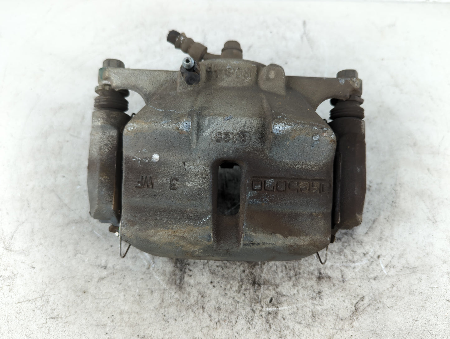 2014-2020 Nissan Rogue Front Driver Left Brake Caliper - Oemusedautoparts1.com