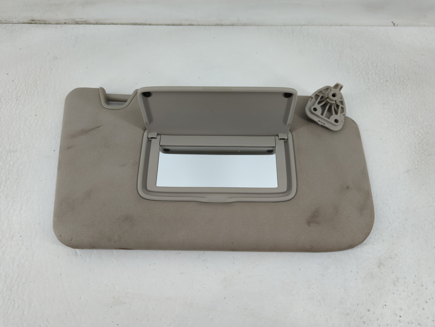 2018-2020 Nissan Rogue Sun Visor Shade Replacement Passenger Right Mirror Fits Fits 2018 2019 2020 OEM Used Auto Parts - Oem