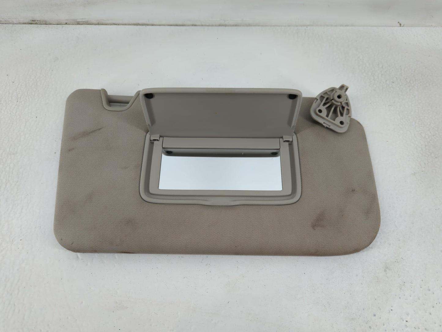 2018-2020 Nissan Rogue Sun Visor Shade Replacement Passenger Right Mirror Fits Fits 2018 2019 2020 OEM Used Auto Parts - Oem