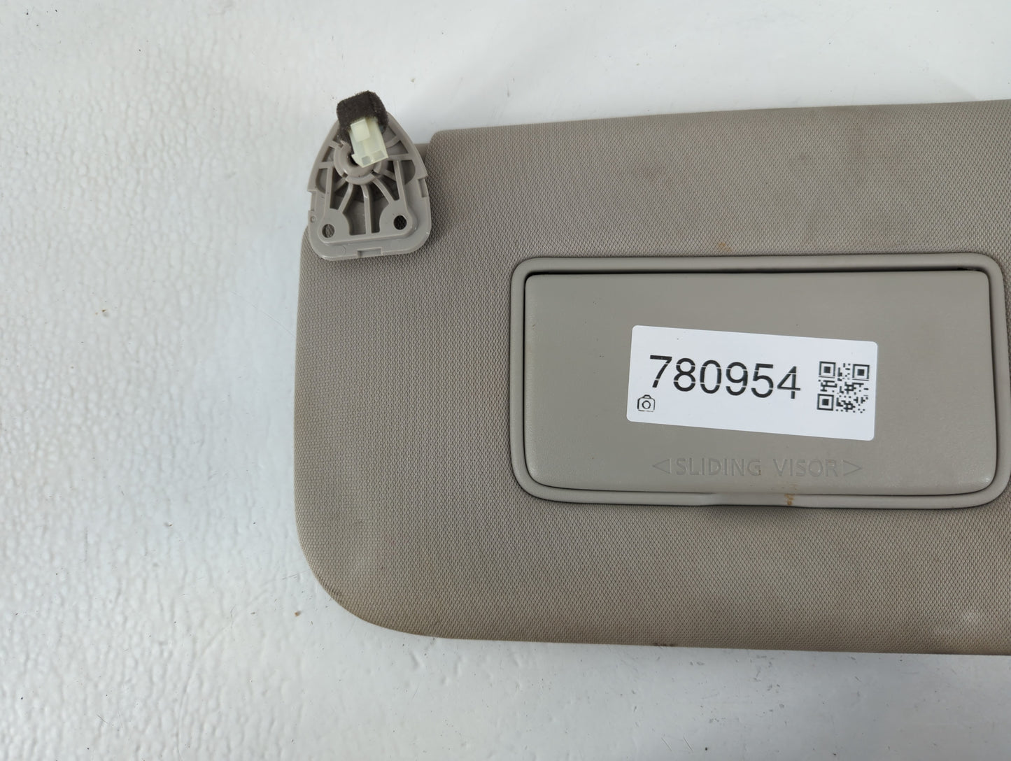 2018-2020 Nissan Rogue Sun Visor Shade Replacement Passenger Right Mirror Fits Fits 2018 2019 2020 OEM Used Auto Parts - Oem