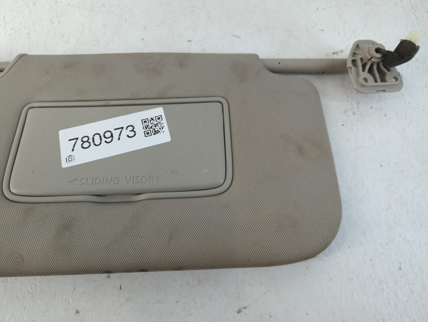 2018-2020 Nissan Rogue Sun Visor Shade Replacement Passenger Right Mirror Fits Fits 2018 2019 2020 OEM Used Auto Parts - Oem
