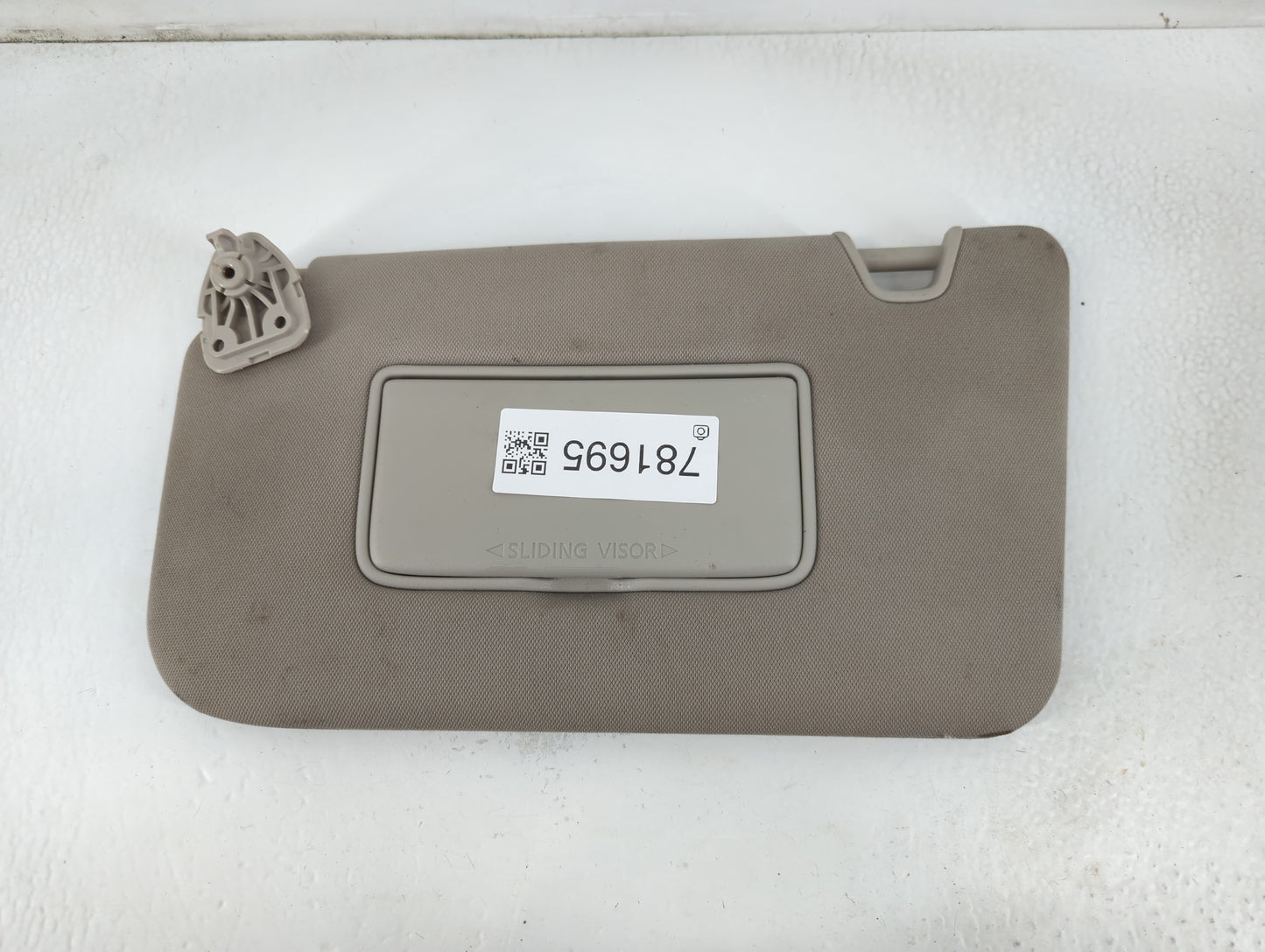 2018-2020 Nissan Rogue Sun Visor Shade Replacement Driver Left Mirror Fits Fits 2018 2019 2020 OEM Used Auto Parts - Oemused