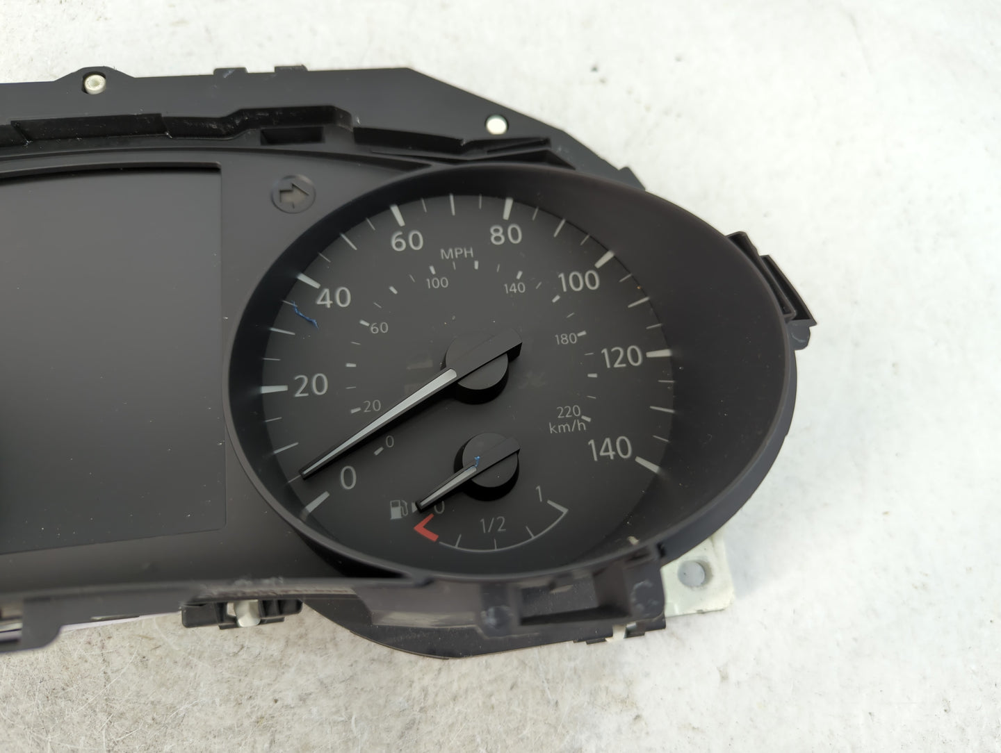 2018 Nissan Rogue Instrument Cluster Speedometer Gauges P/N:5HR0A/R0RI Fits OEM Used Auto Parts - Oemusedautoparts1.com