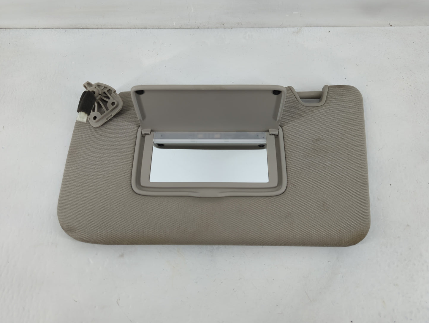 2018-2020 Nissan Rogue Sun Visor Shade Replacement Driver Left Mirror Fits Fits 2018 2019 2020 OEM Used Auto Parts - Oemused