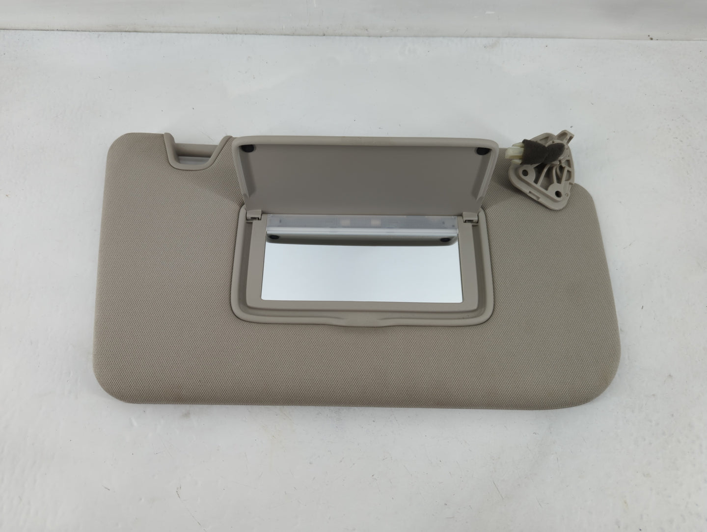 2018-2020 Nissan Rogue Sun Visor Shade Replacement Passenger Right Mirror Fits Fits 2018 2019 2020 OEM Used Auto Parts - Oem