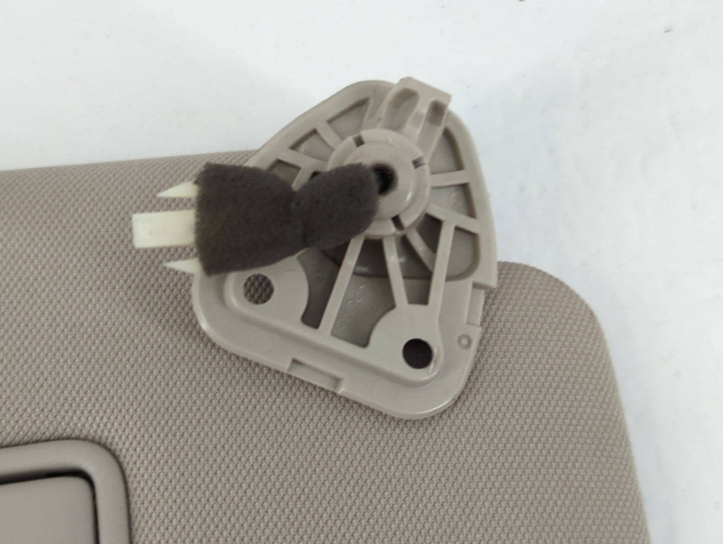2018-2020 Nissan Rogue Sun Visor Shade Replacement Passenger Right Mirror Fits Fits 2018 2019 2020 OEM Used Auto Parts - Oem