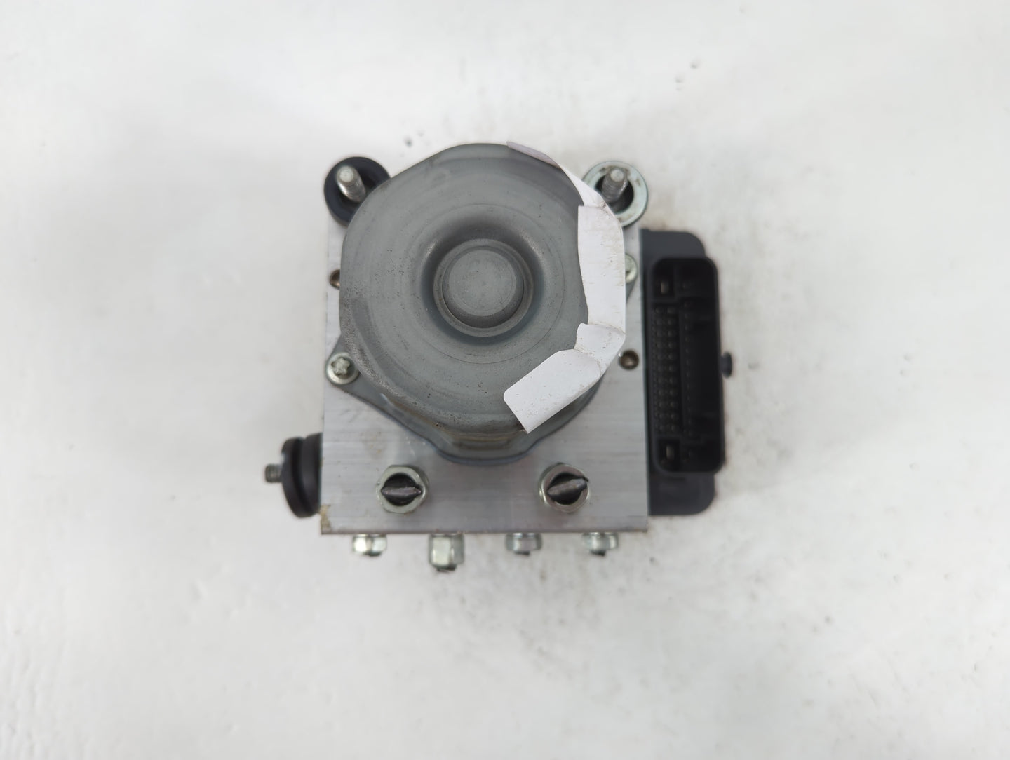 2018 Nissan Rogue ABS Pump Control Module Replacement P/N:47660 7FW2A Fits OEM Used Auto Parts - Oemusedautoparts1.com