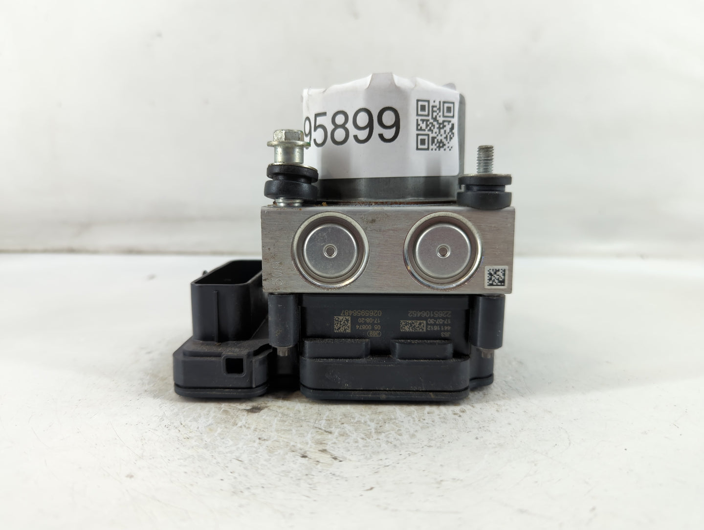 2018 Nissan Rogue ABS Pump Control Module Replacement P/N:269 829 Fits OEM Used Auto Parts - Oemusedautoparts1.com